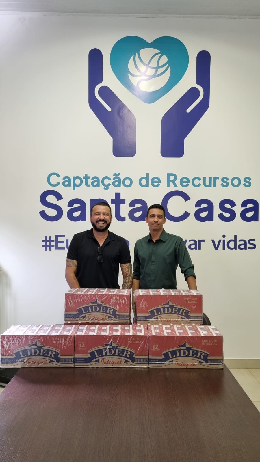 Empresário e apresentador de Podcast de Votuporanga faz doação para Santa Casa  
