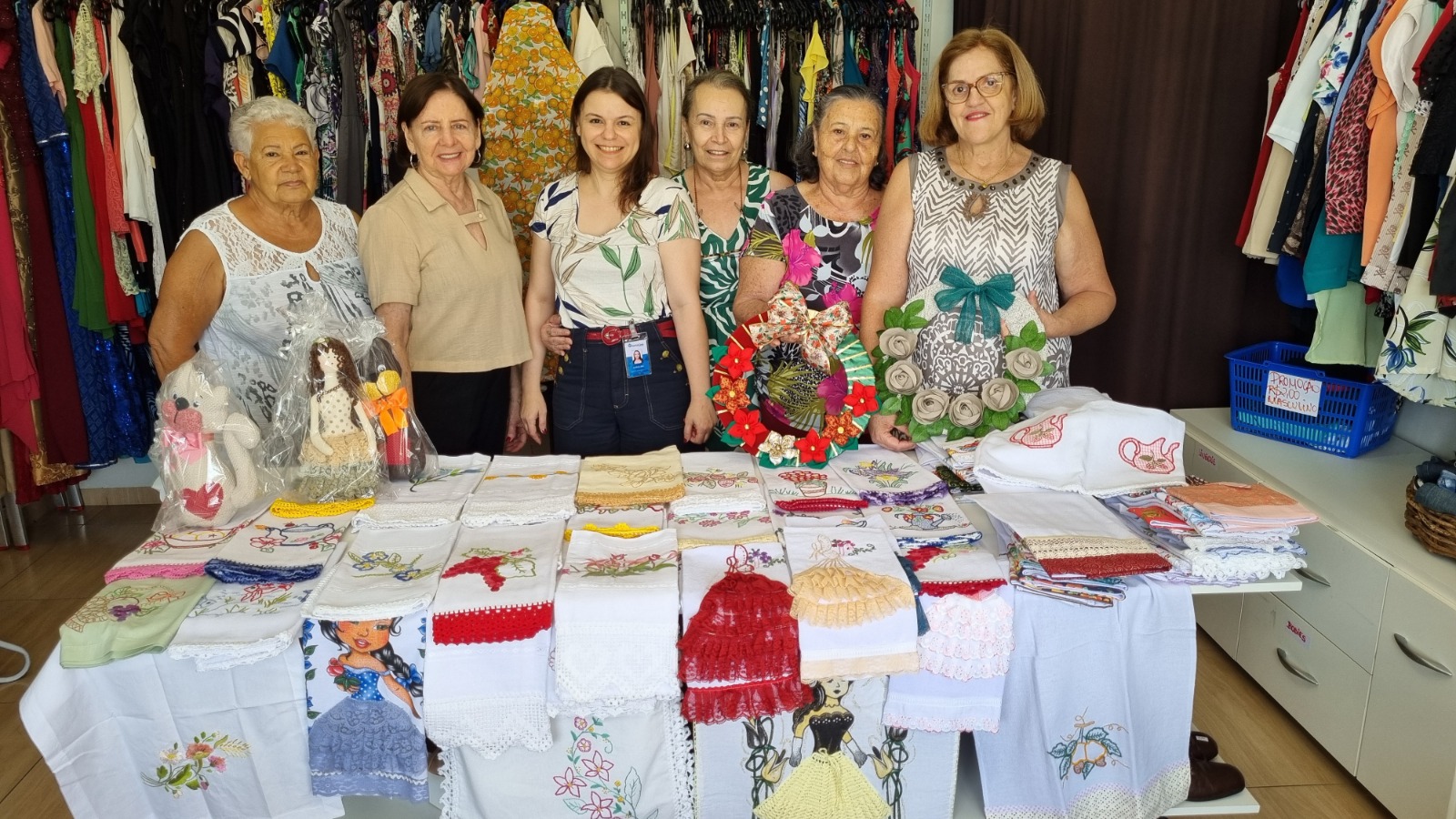 Bazar do Bem recebe doações de artesanato