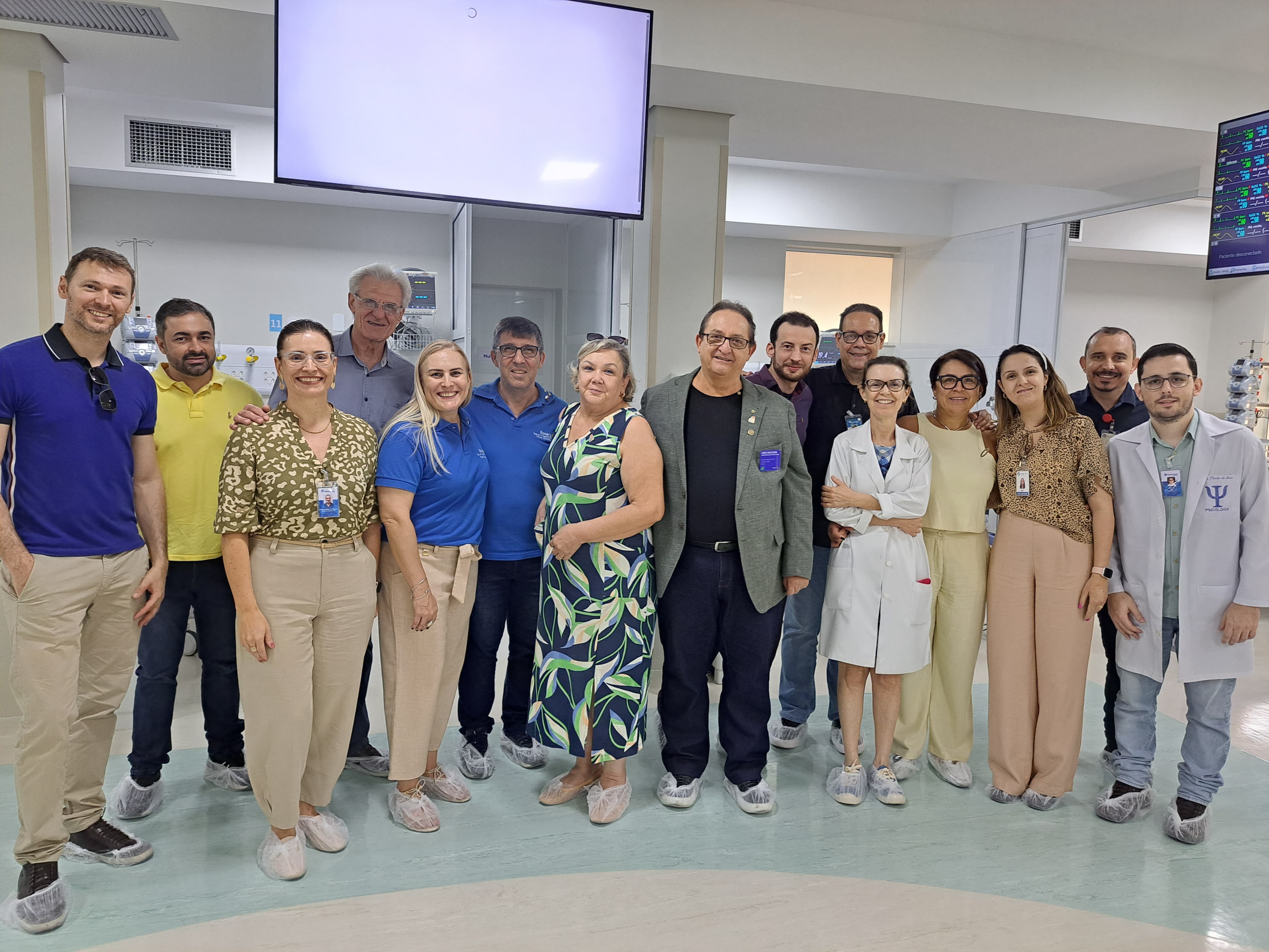 Governador do Rotary visita Santa Casa e firma compromisso de um projeto de subsídio global